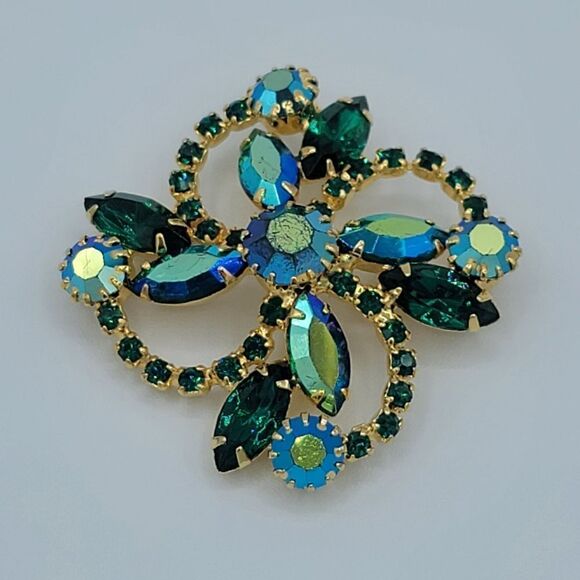 Vintage Brooch Gold Tone Emerald Green Crystals Brooch #506 - Picture 8 of 16